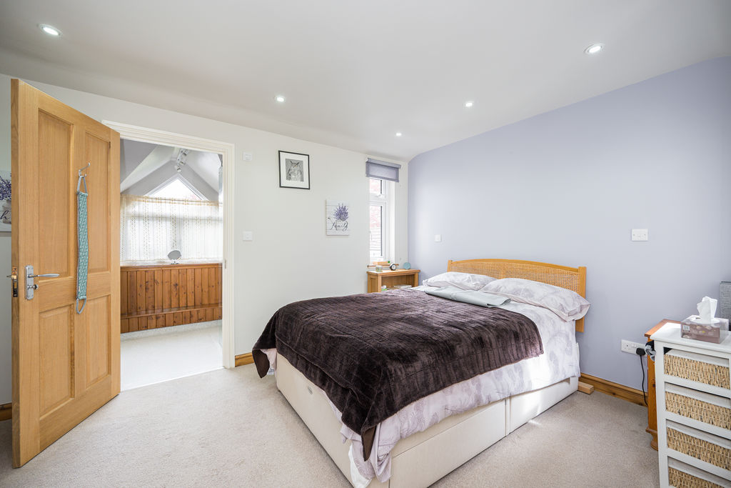 Bedroom- click for photo gallery